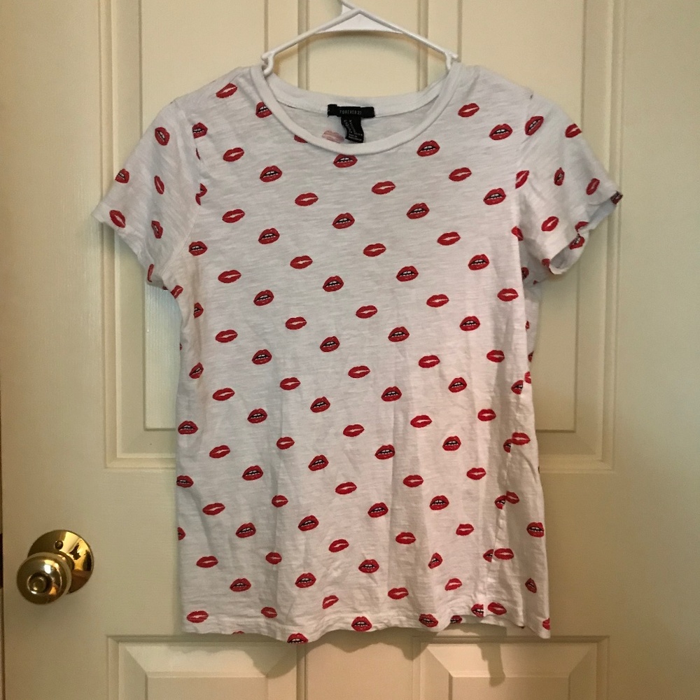 Forever 21 White Lips T Shirt Size Medium